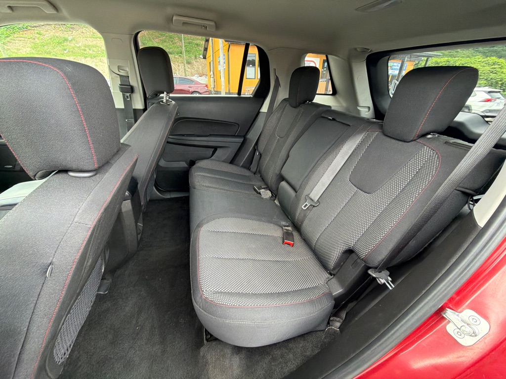 Photo 23 of this GMC TERRAIN