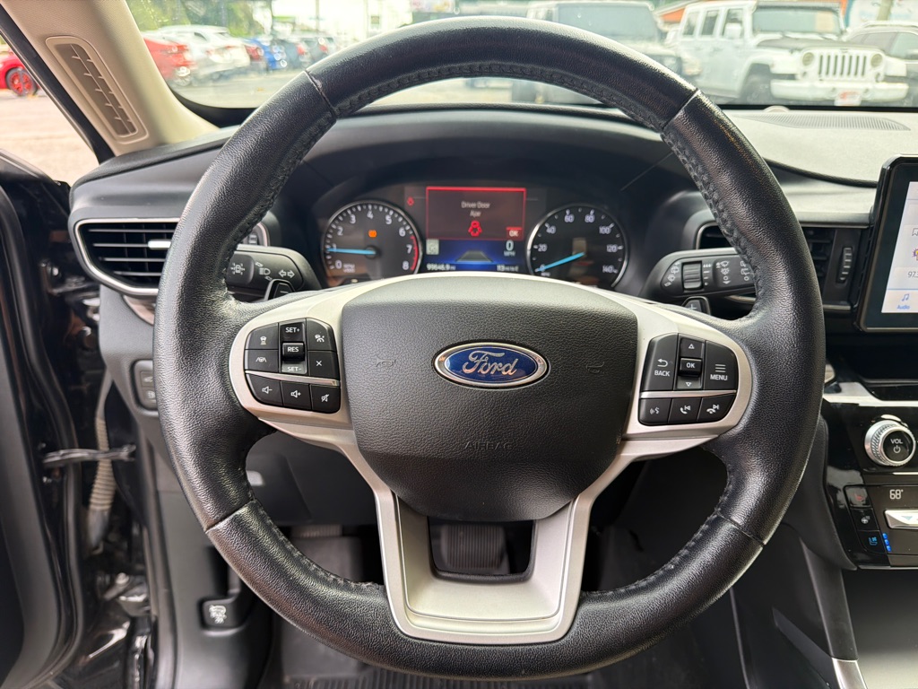 Photo 13 of this FORD EXPLORER