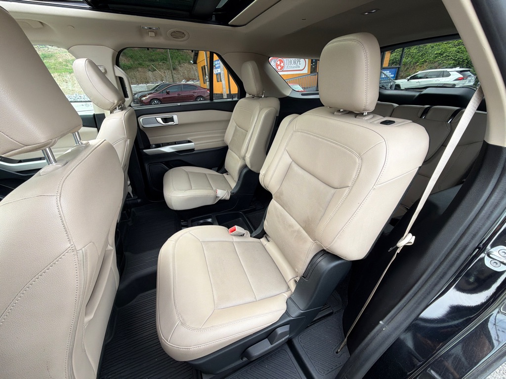 Photo 22 of this FORD EXPLORER