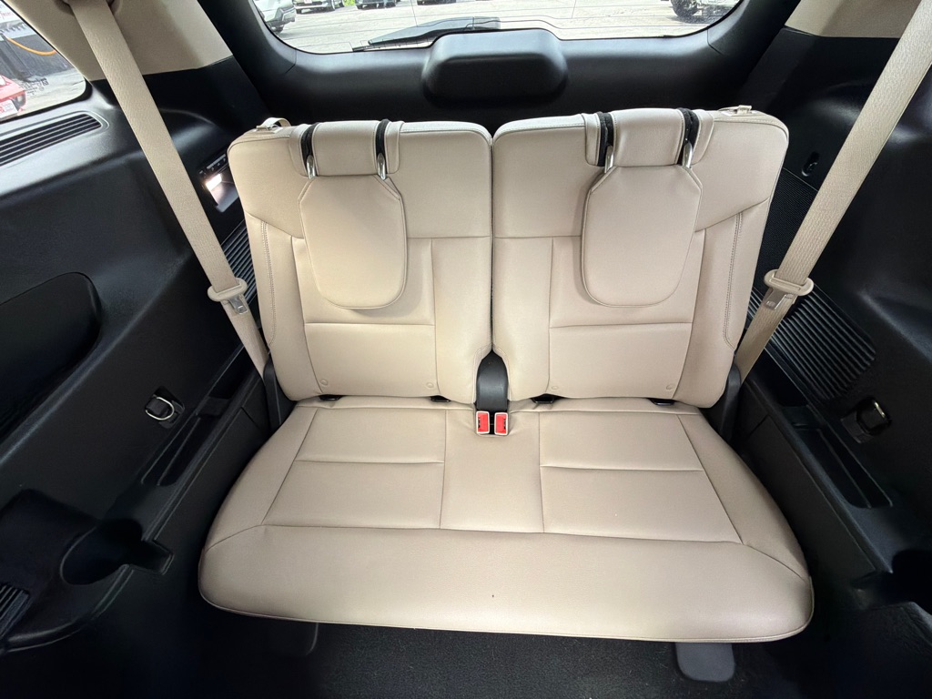 Photo 23 of this FORD EXPLORER