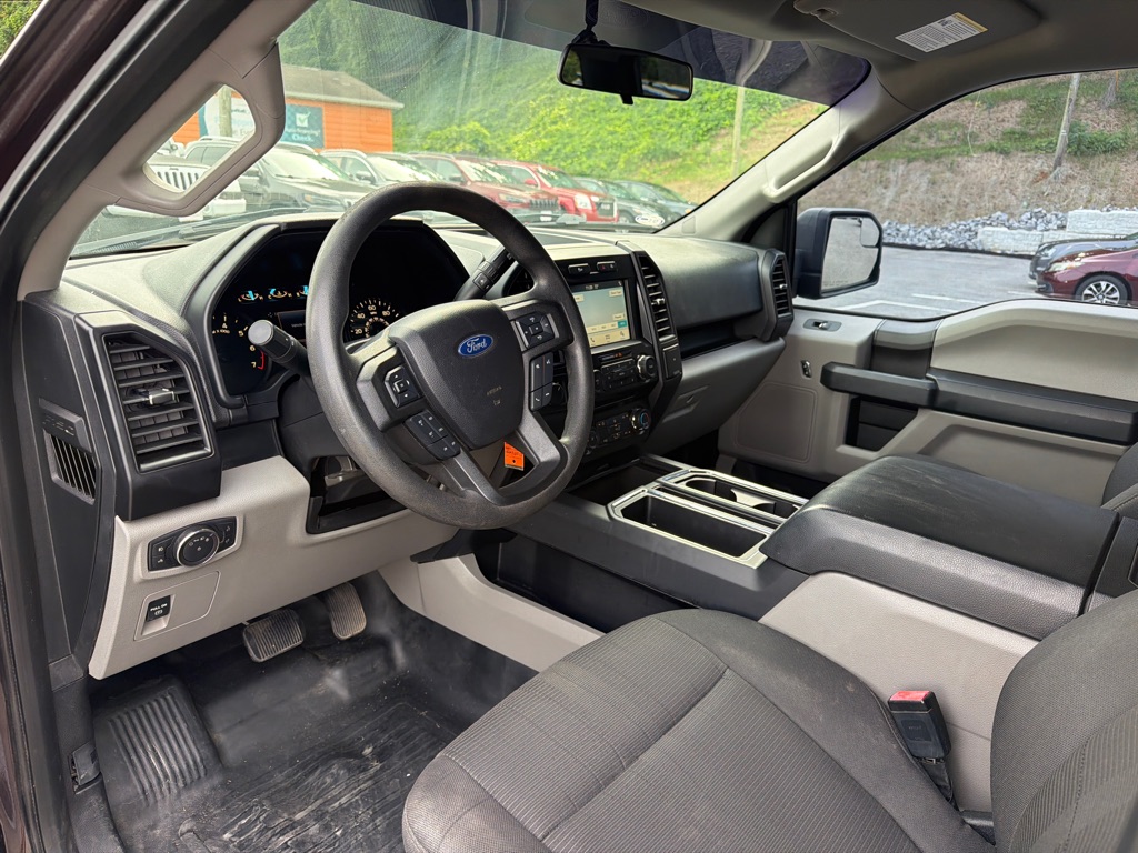 Photo 10 of this FORD F150