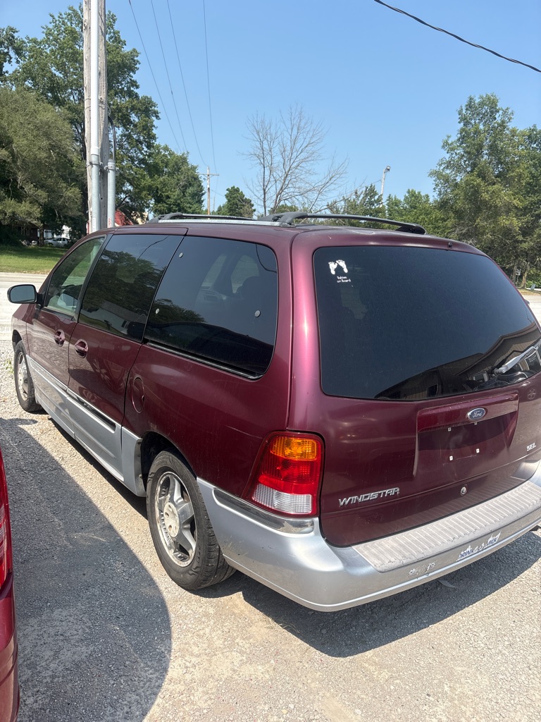 Photo 4 of this FORD WINDSTAR