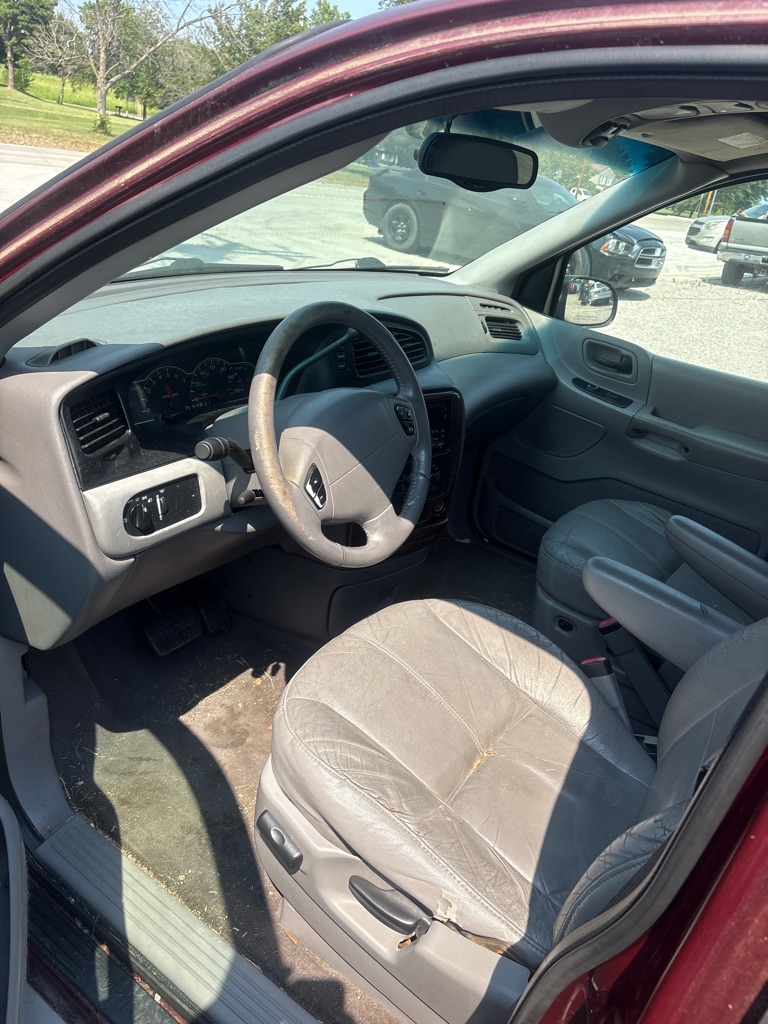Photo 5 of this FORD WINDSTAR