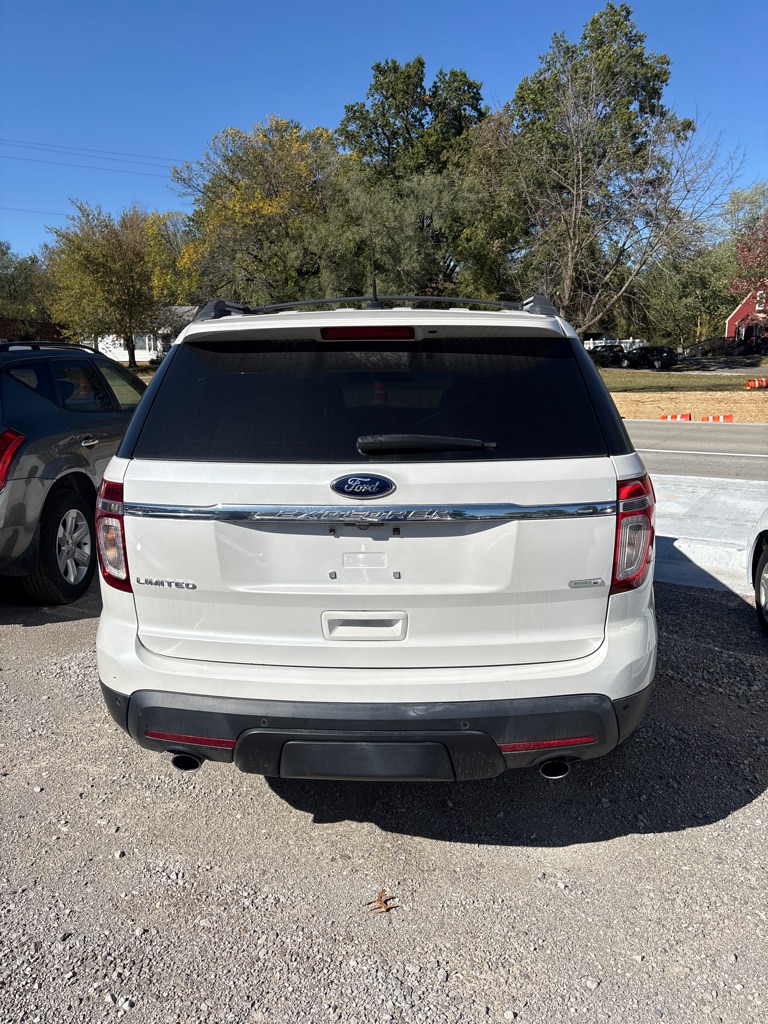 Photo 3 of this FORD EXPLORER