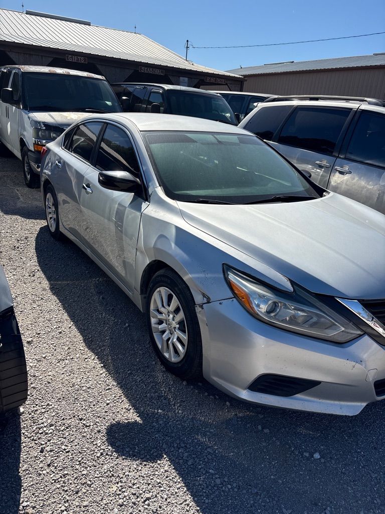 Photo 2 of this NISSAN ALTIMA