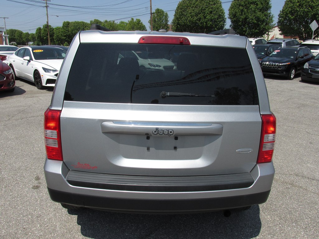 Photo 4 of this JEEP PATRIOT