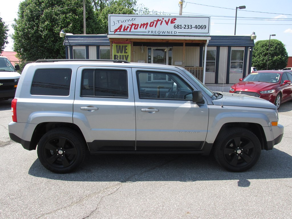 Photo 3 of this JEEP PATRIOT