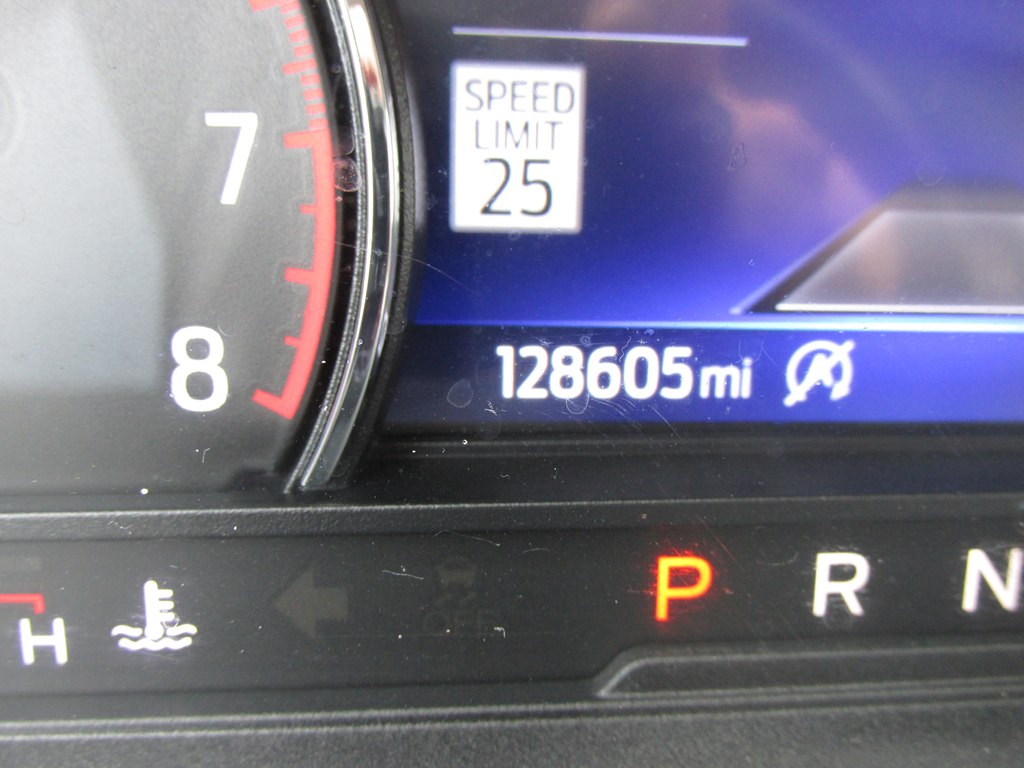 Photo 6 of this FORD EXPLORER