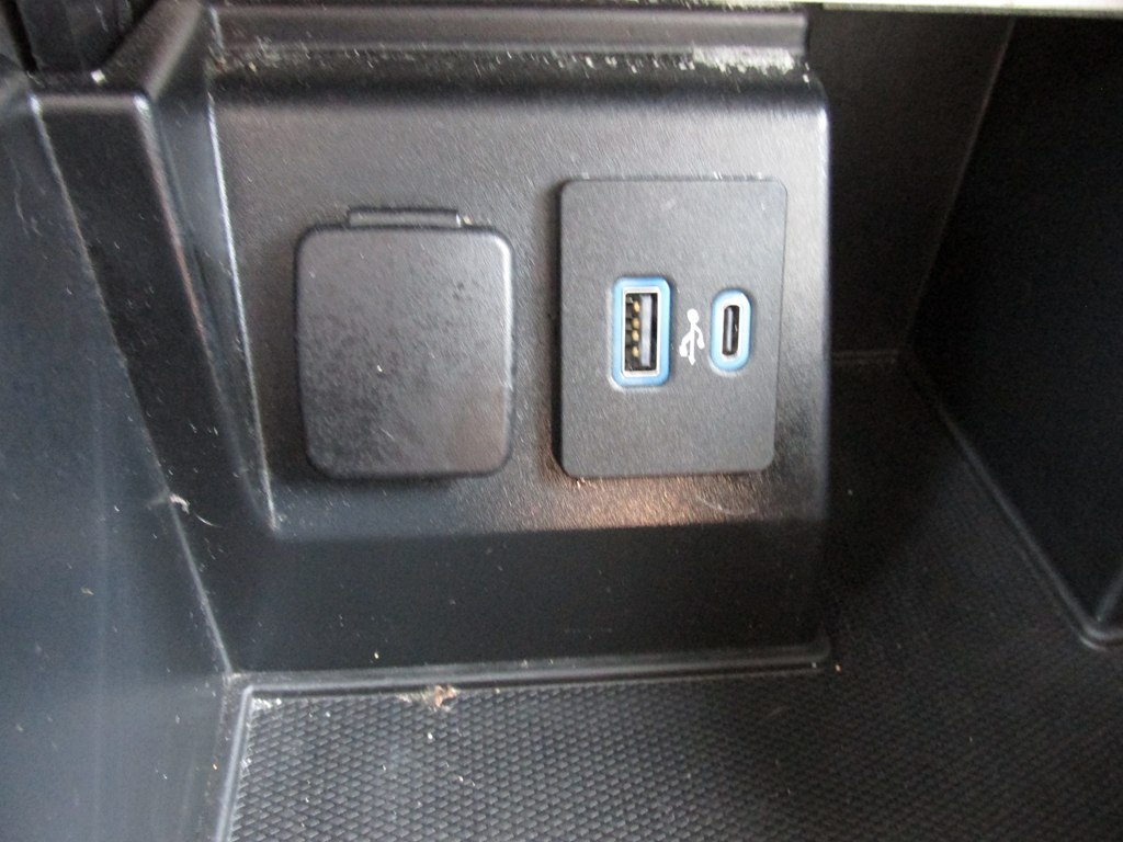 Photo 14 of this FORD EXPLORER