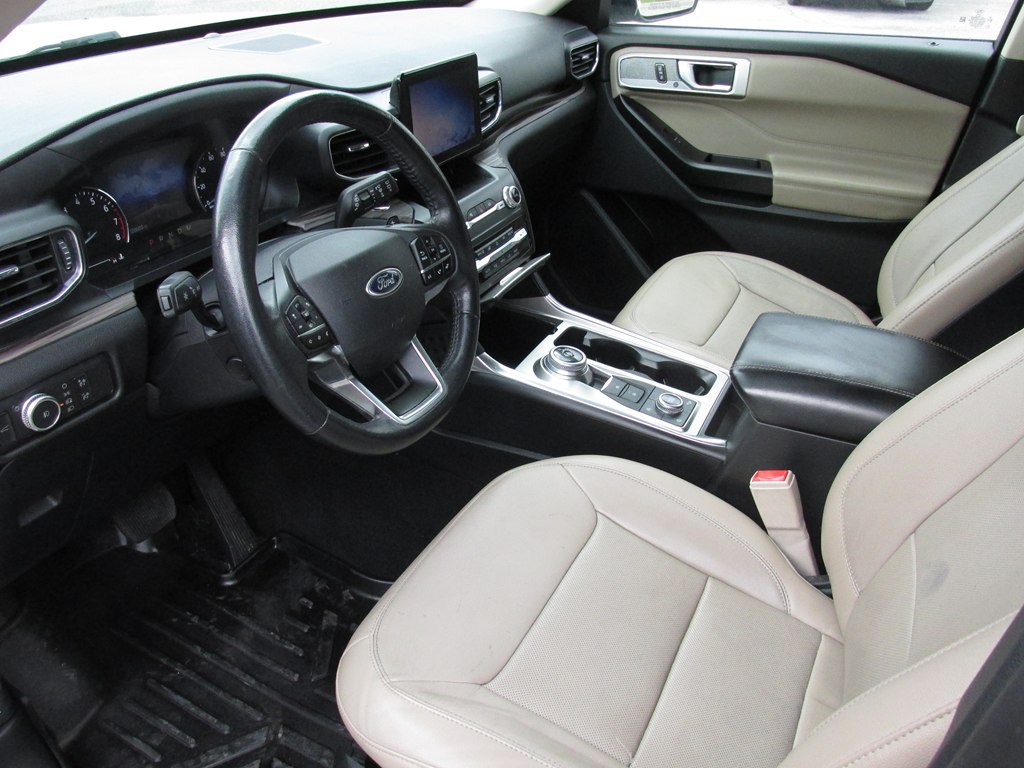 Photo 9 of this FORD EXPLORER