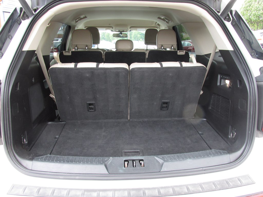 Photo 7 of this FORD EXPLORER