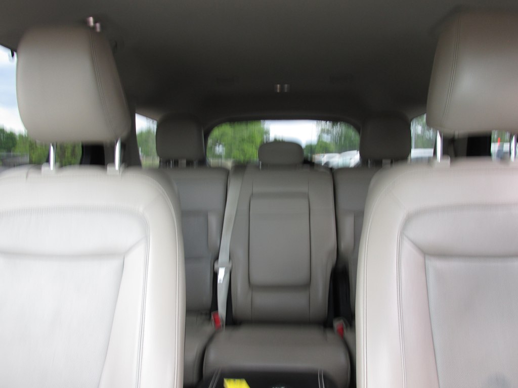 Photo 20 of this FORD EXPLORER