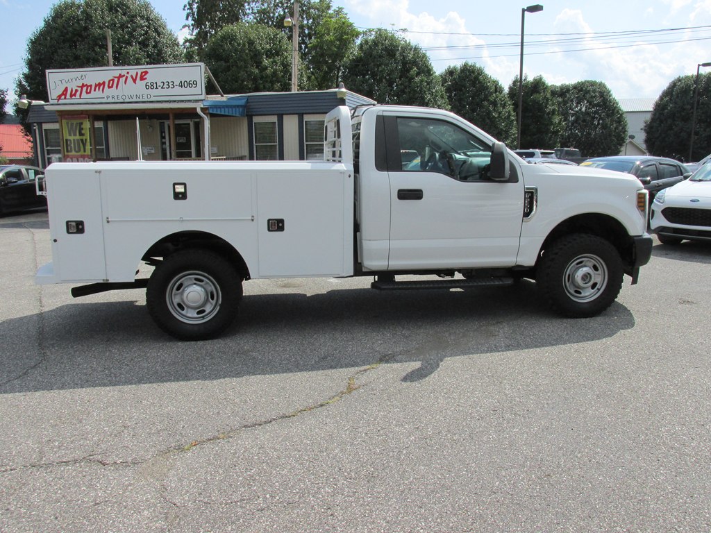 Photo 3 of this FORD F250