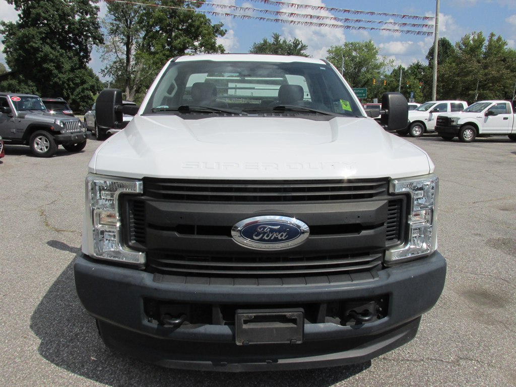 Photo 2 of this FORD F250