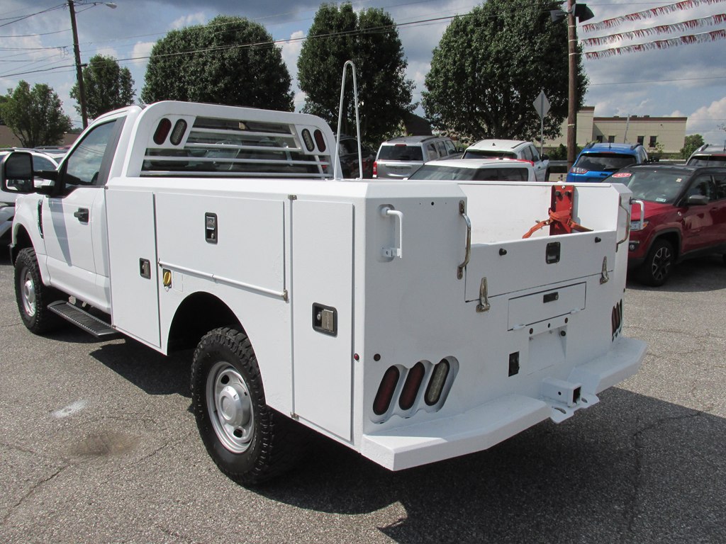 Photo 5 of this FORD F250