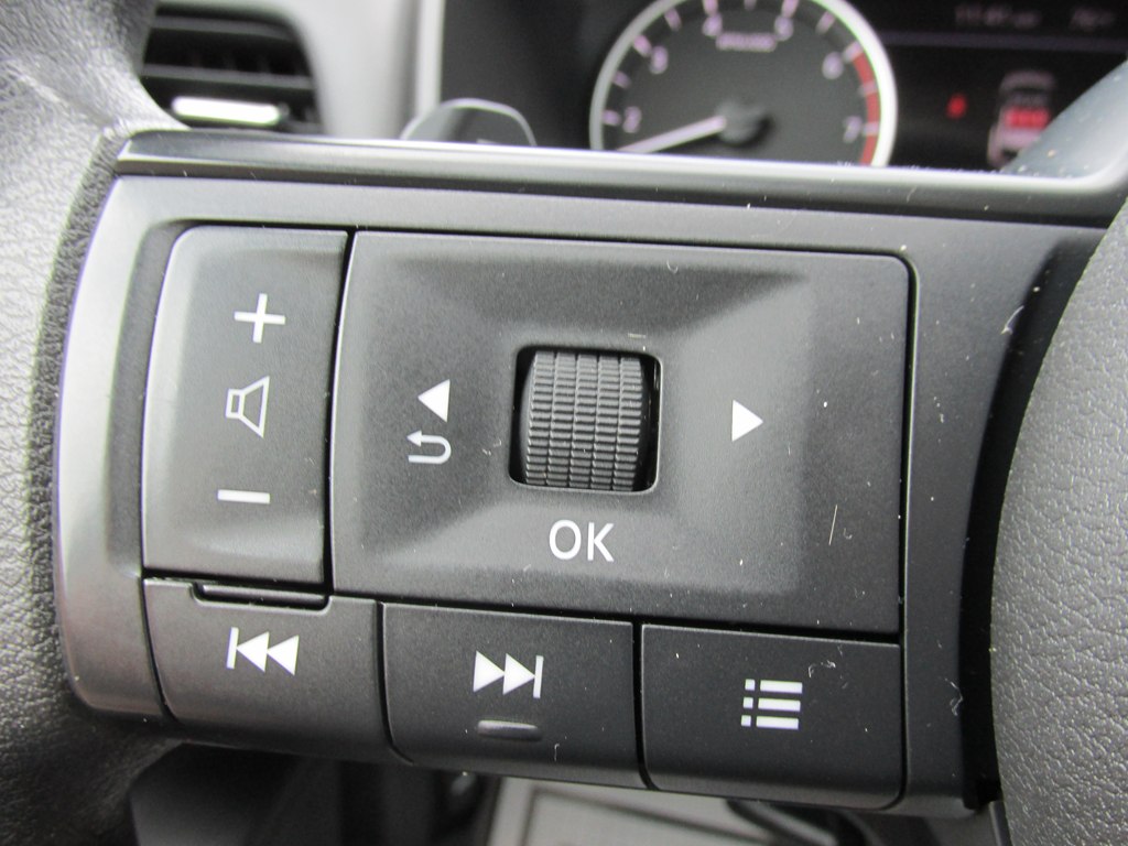 Photo 15 of this NISSAN ROGUE