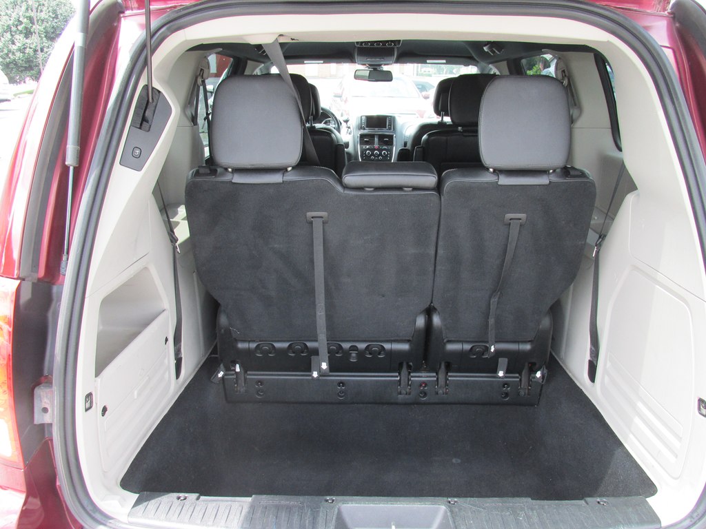 Photo 7 of this DODGE GRAND CARAVAN