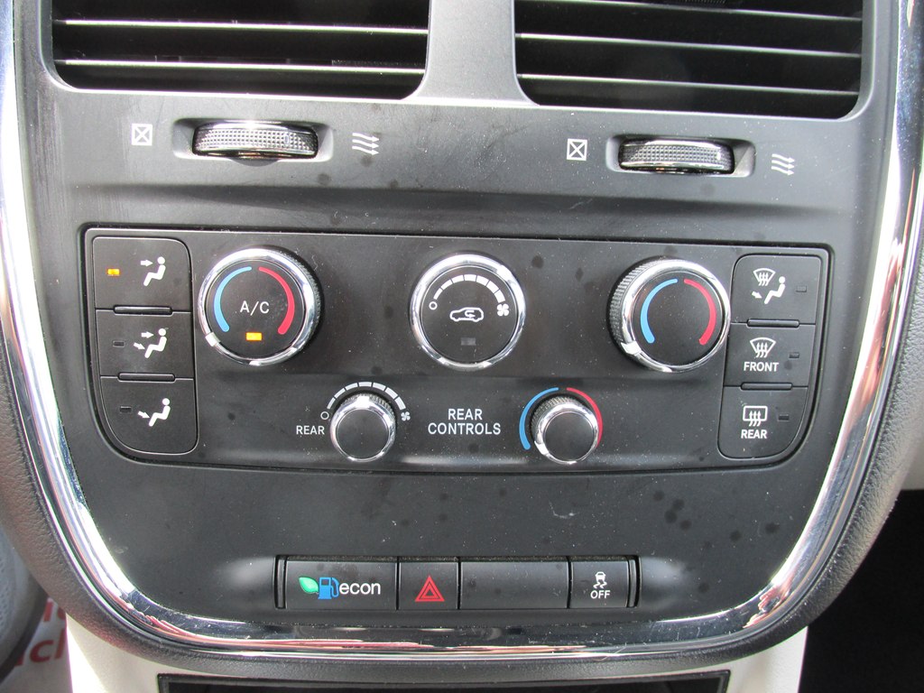 Photo 11 of this DODGE GRAND CARAVAN