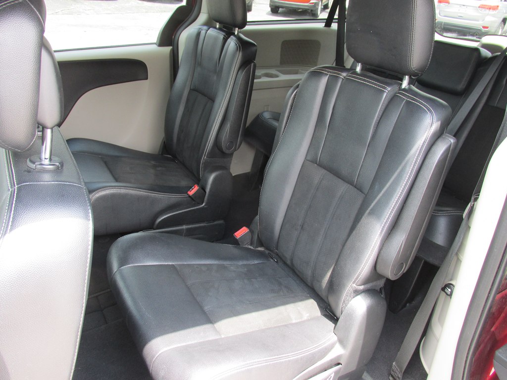 Photo 9 of this DODGE GRAND CARAVAN