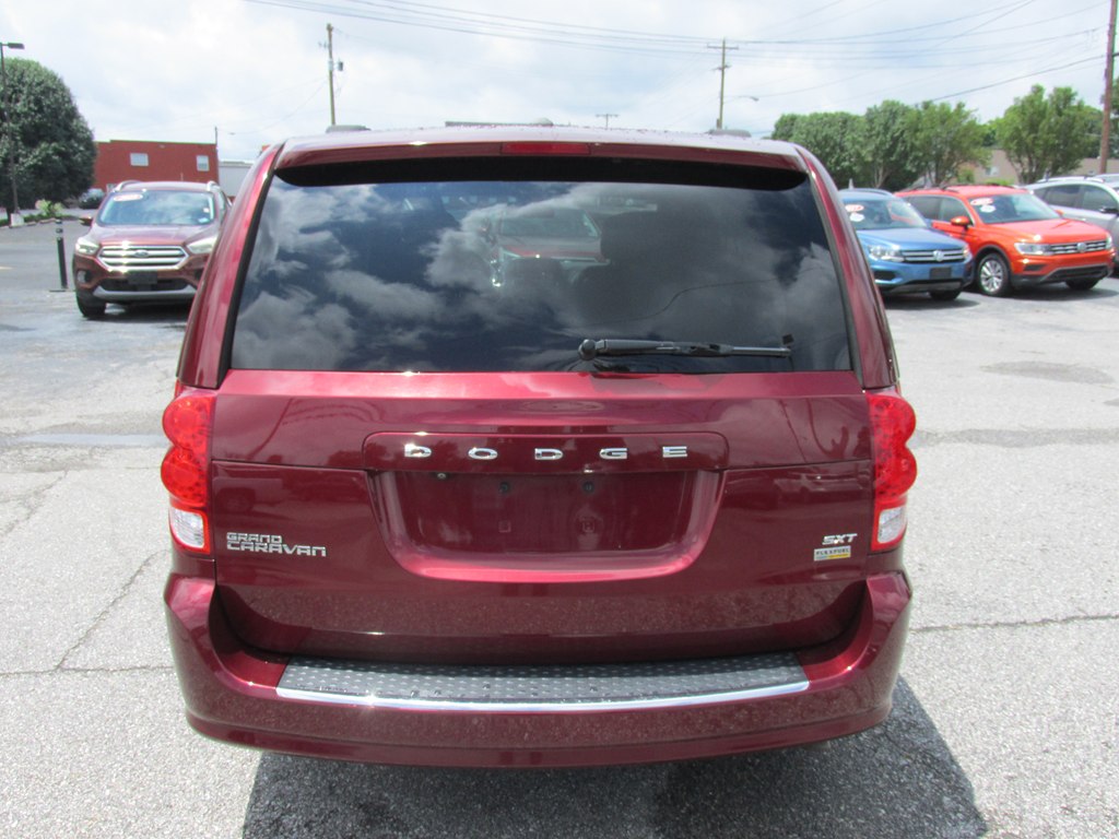 Photo 4 of this DODGE GRAND CARAVAN
