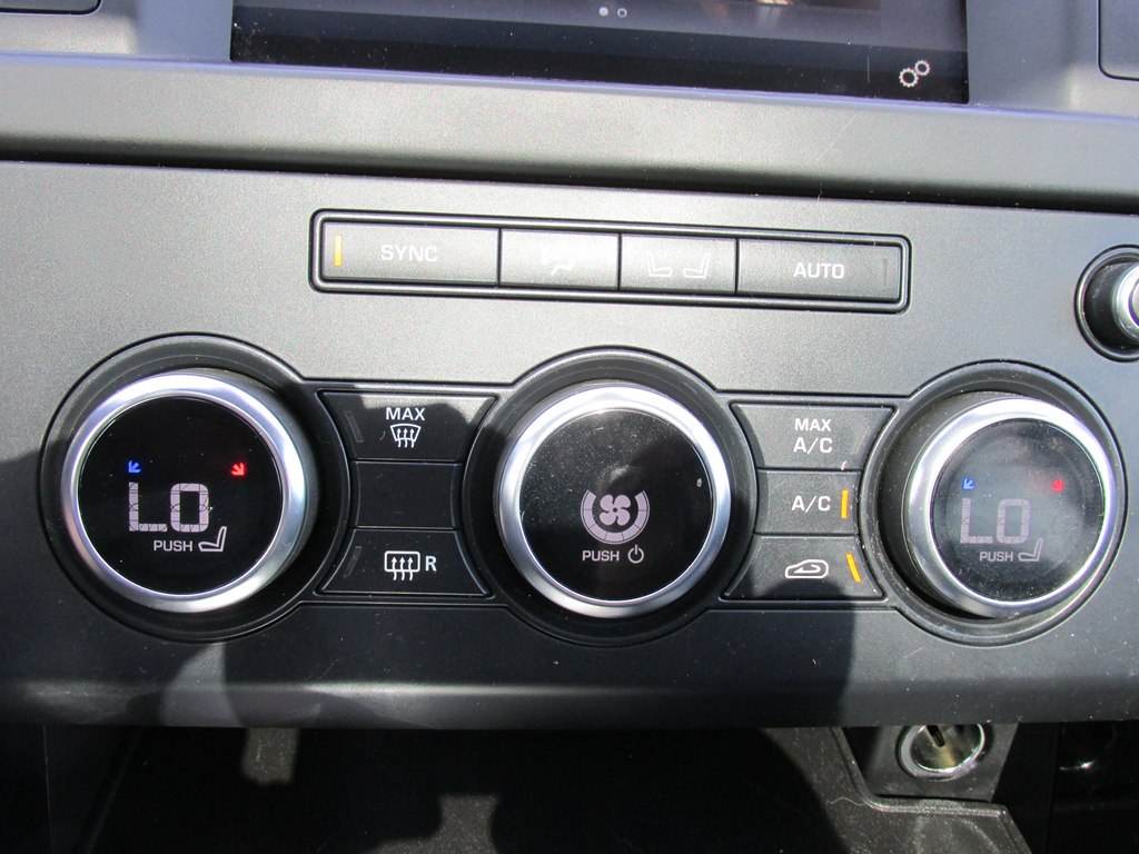Photo 14 of this LAND ROVER DISCOVERY