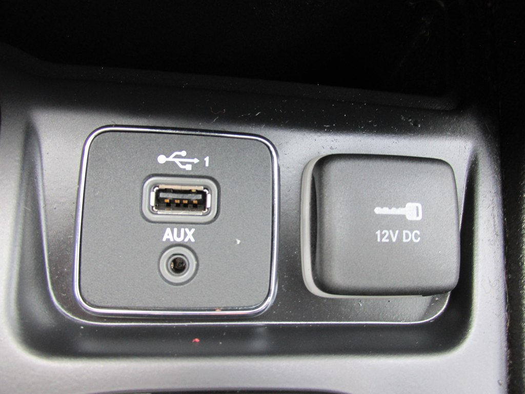 Photo 15 of this JEEP CHEROKEE