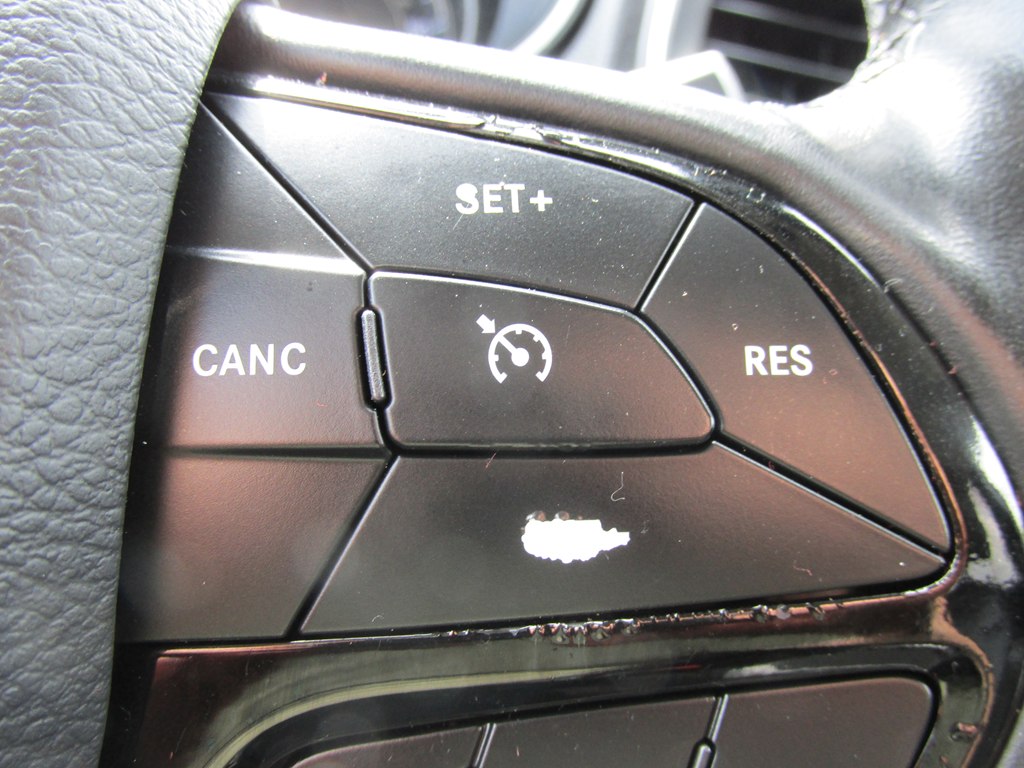 Photo 17 of this JEEP CHEROKEE