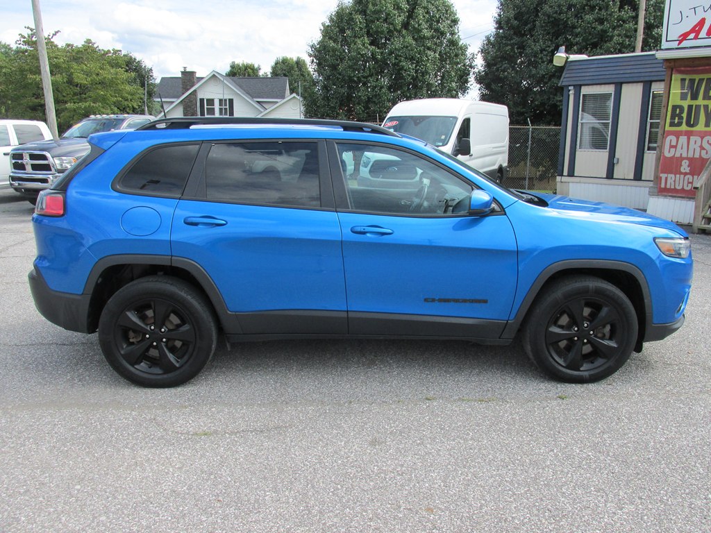 Photo 3 of this JEEP CHEROKEE