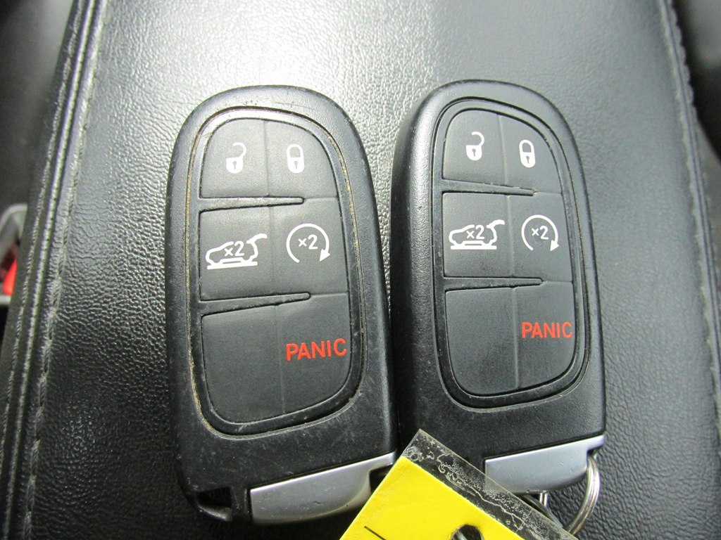 Photo 19 of this JEEP CHEROKEE