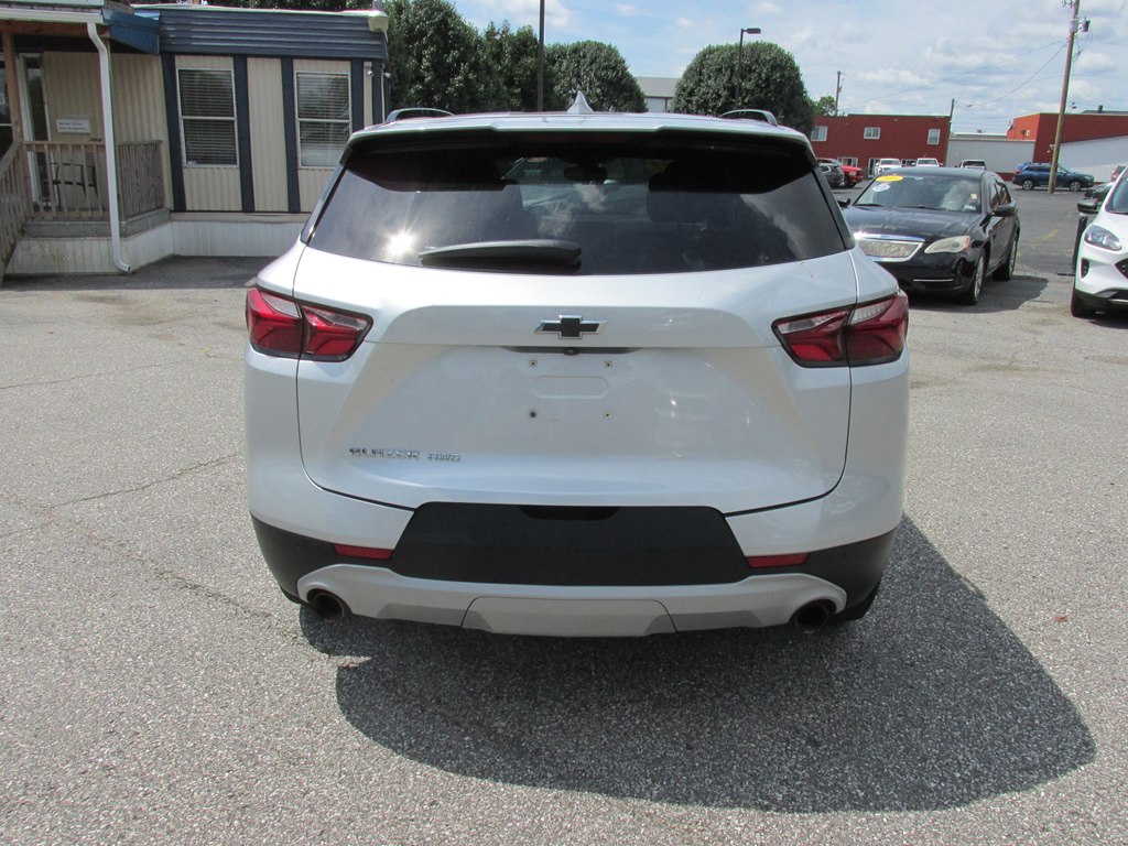 Photo 4 of this CHEVROLET BLAZER
