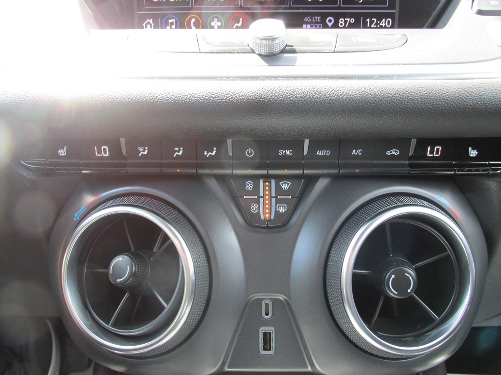 Photo 13 of this CHEVROLET BLAZER