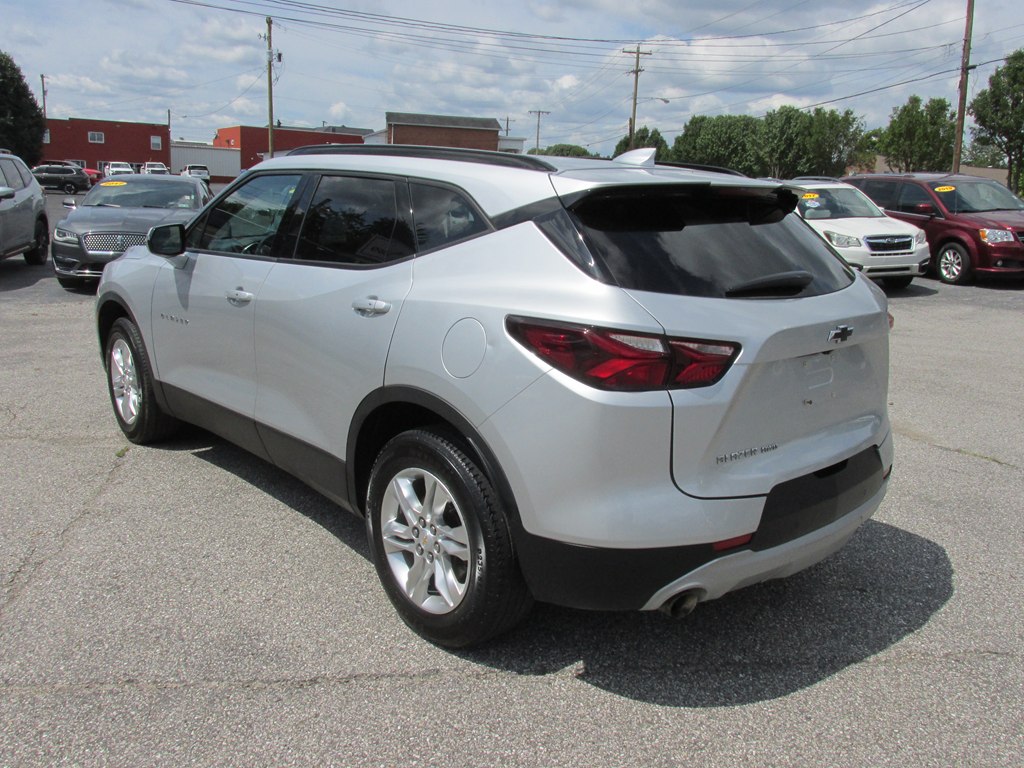 Photo 5 of this CHEVROLET BLAZER