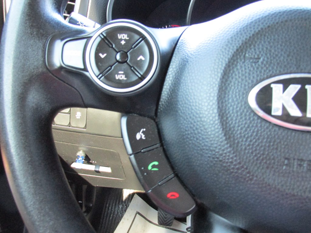 Photo 16 of this KIA SOUL