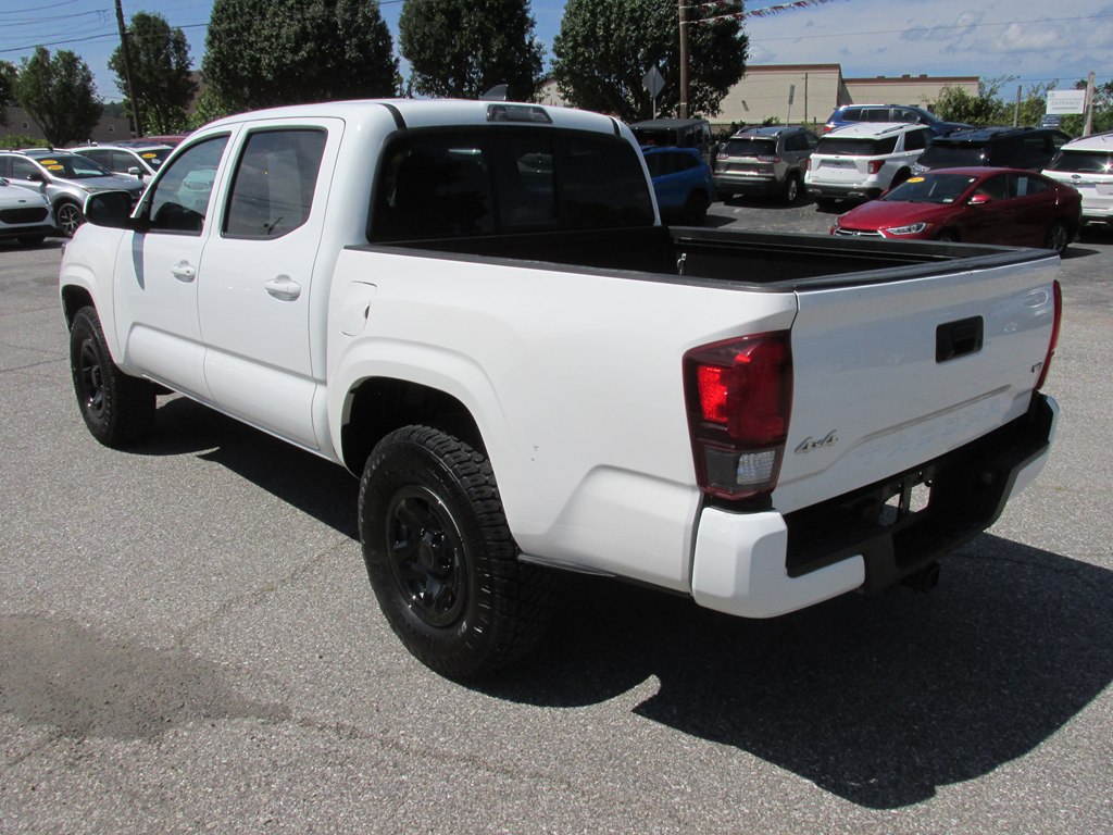 Photo 4 of this TOYOTA TACOMA