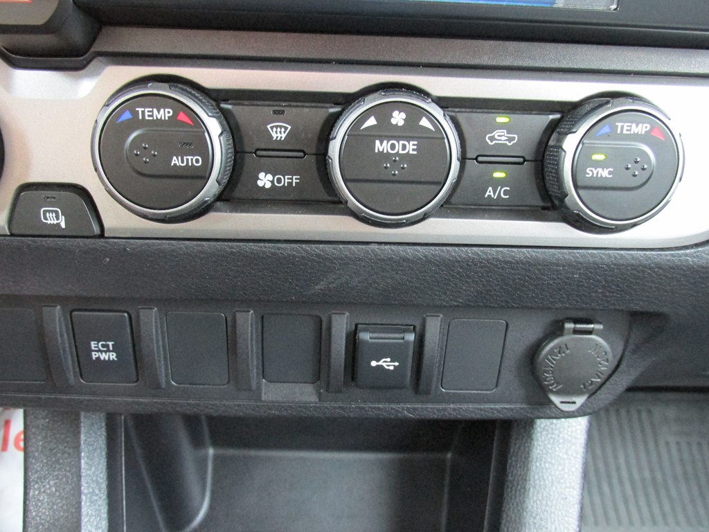 Photo 12 of this TOYOTA TACOMA