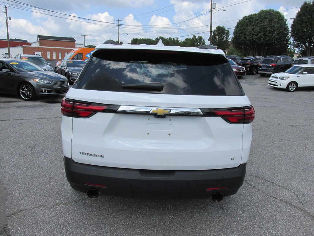 Photo 4 of this CHEVROLET TRAVERSE
