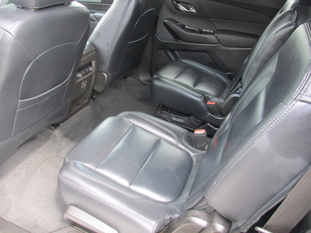 Photo 10 of this CHEVROLET TRAVERSE