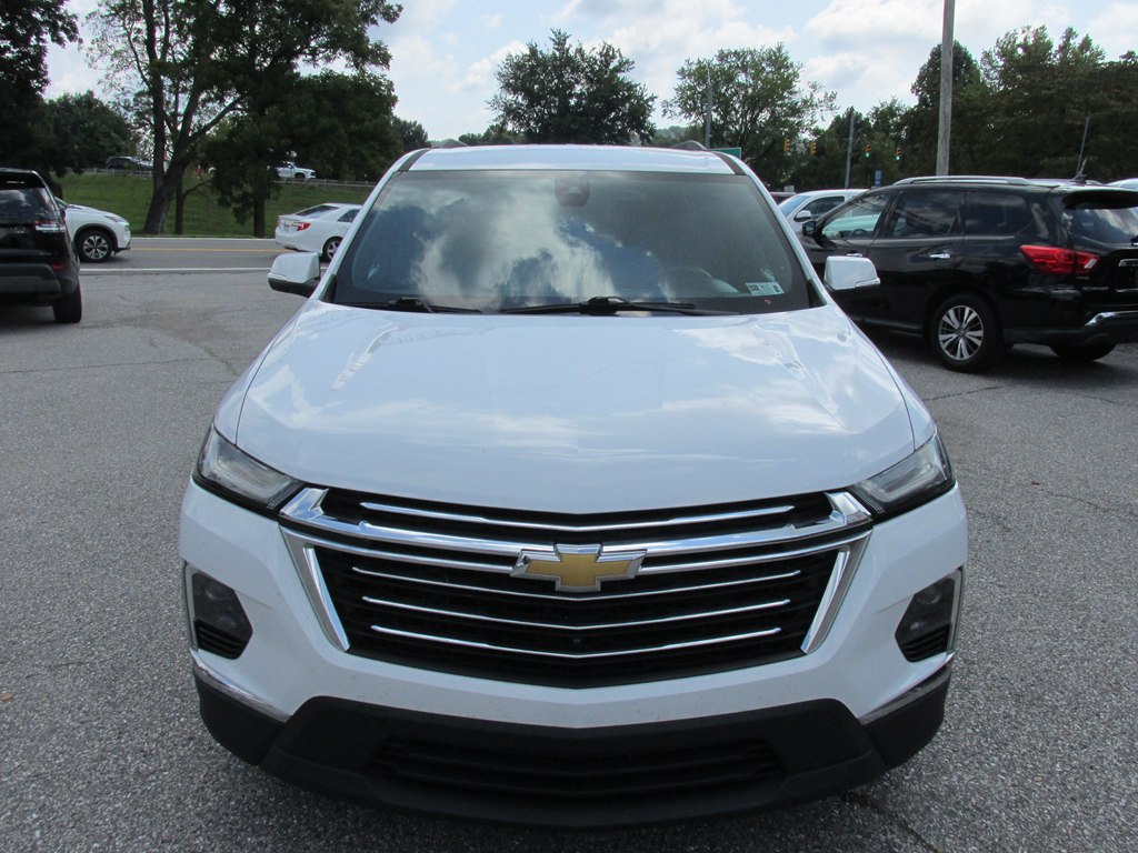 Photo 2 of this CHEVROLET TRAVERSE