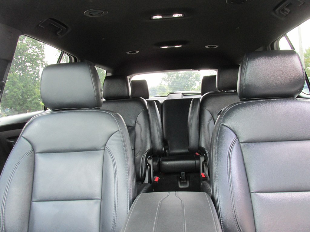 Photo 11 of this CHEVROLET TRAVERSE