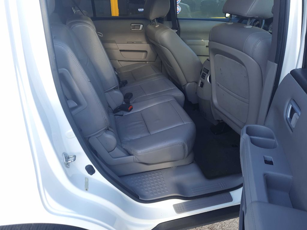 Photo 8 of this HONDA PILOT