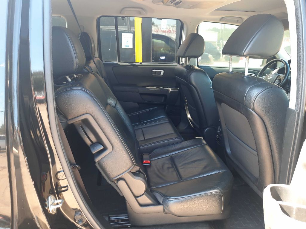 Photo 9 of this HONDA PILOT