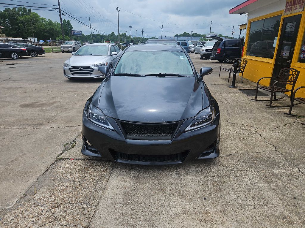 Photo 2 of this LEXUS IS