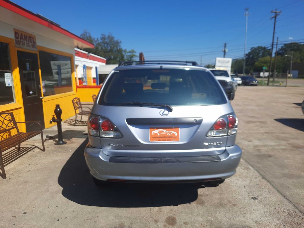 Photo 7 of this LEXUS RX