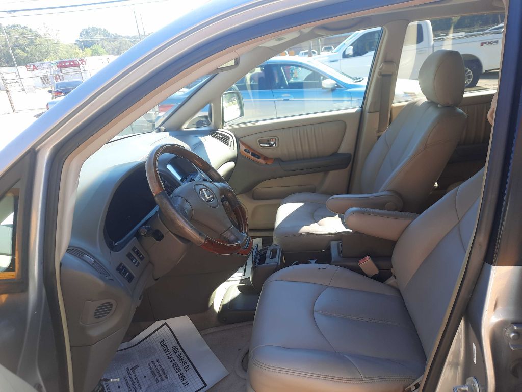 Photo 4 of this LEXUS RX