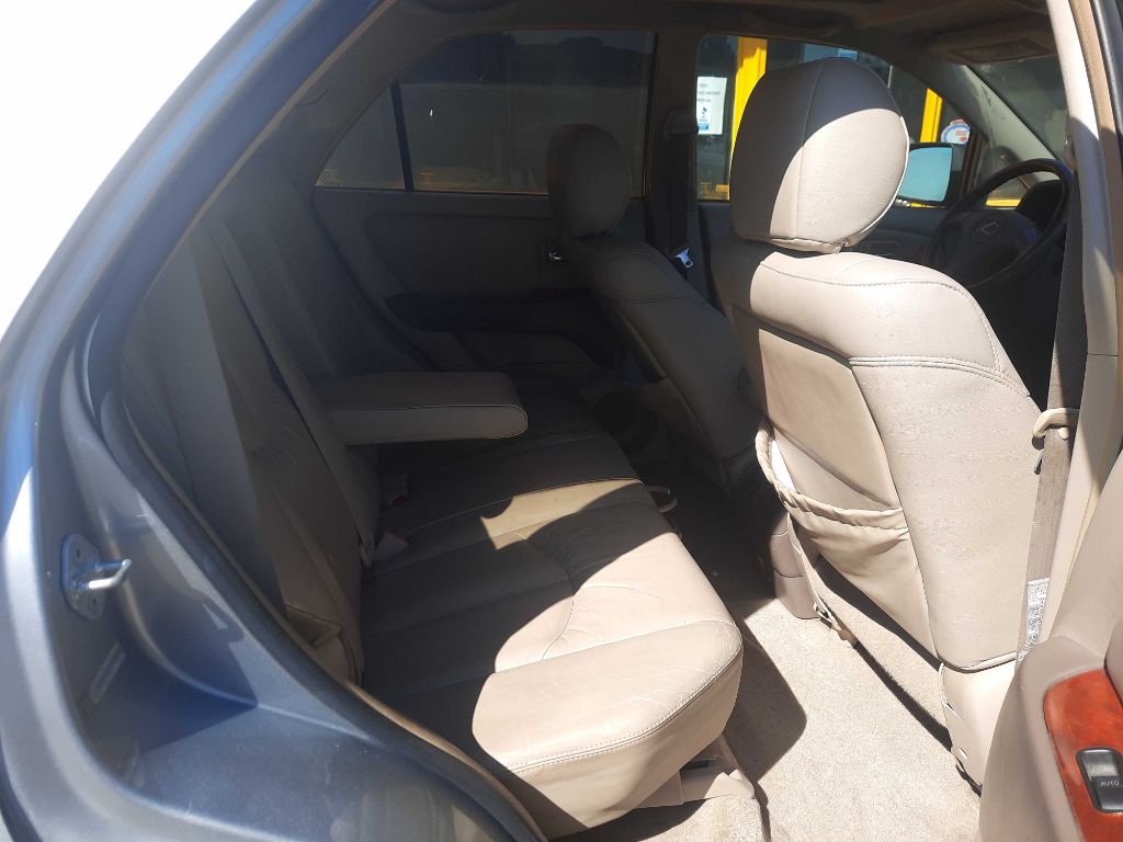Photo 9 of this LEXUS RX