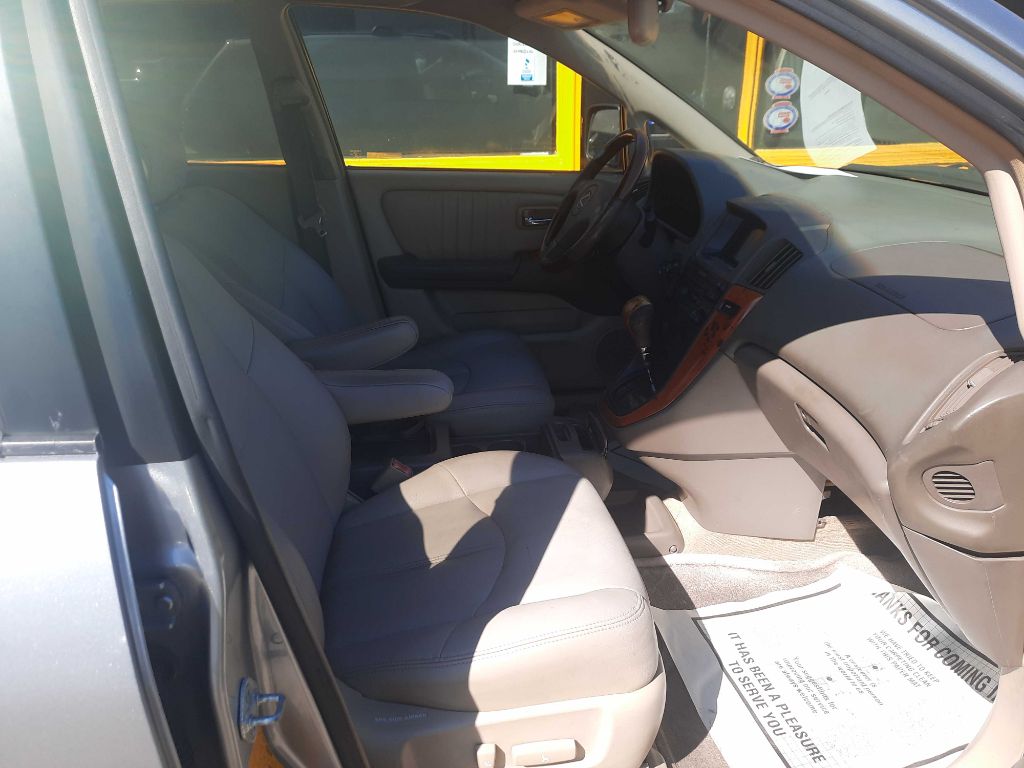 Photo 8 of this LEXUS RX