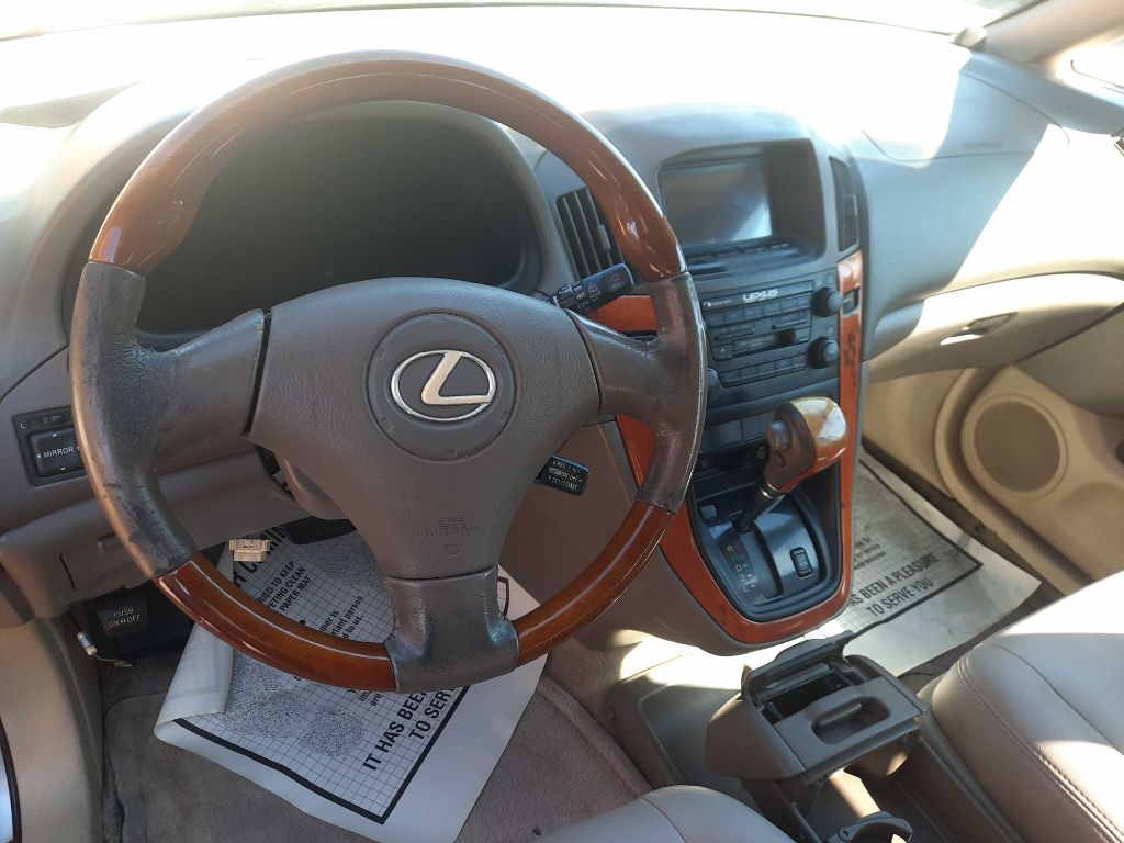 Photo 2 of this LEXUS RX
