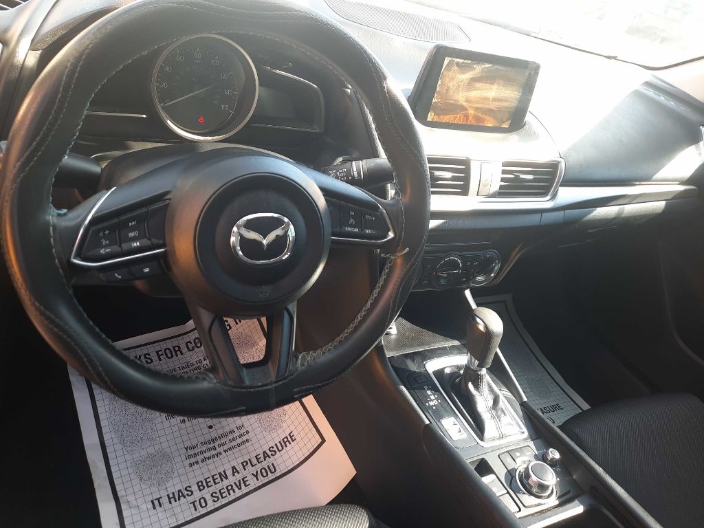 Photo 3 of this MAZDA 3