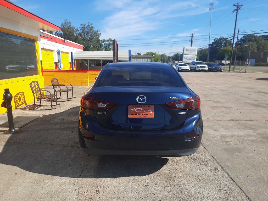 Photo 5 of this MAZDA 3