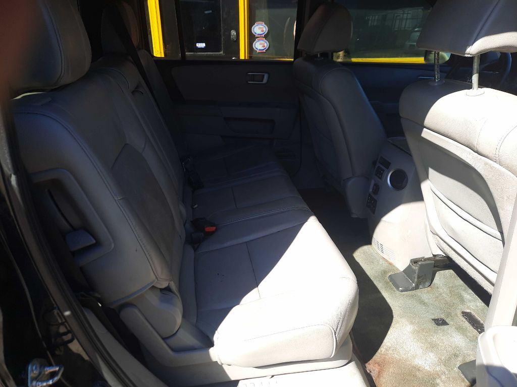 Photo 7 of this HONDA PILOT